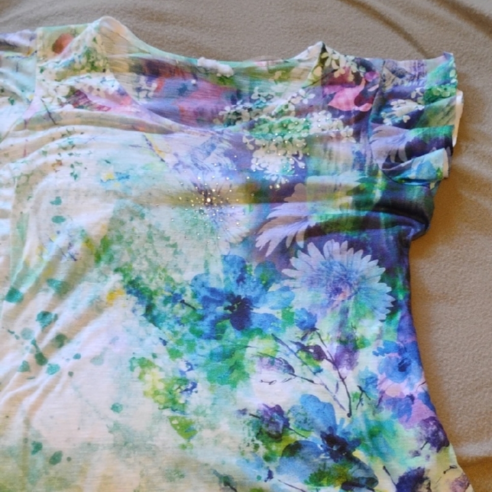 Blue & Green Floral Short-Sleeve Scoop Neck Tee